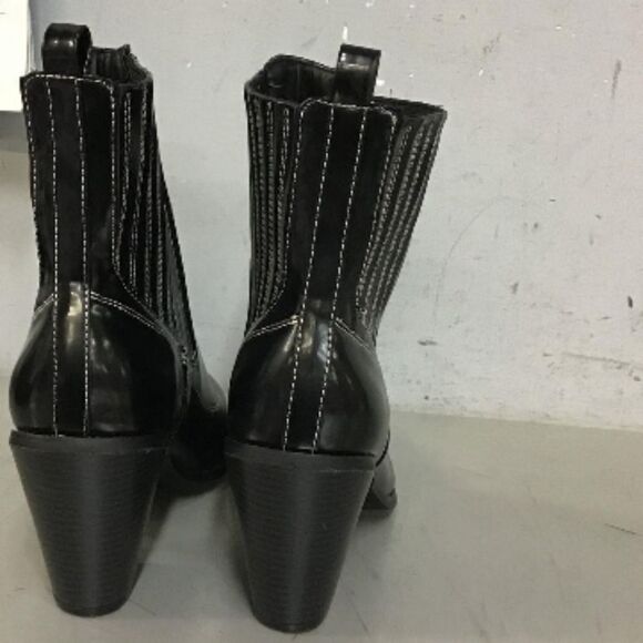 Shoe Dazzle Size 10 boots - Picture 3 of 5